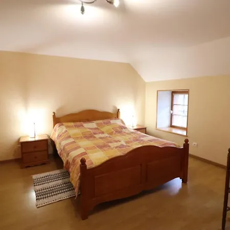 Holiday home Maison De Caractere Renovee Avec Jardin, Pres Des Monts Et Activites De Plein Air - Fr-1-742-111 *