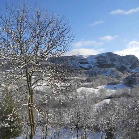 Holiday home Maison De Caractere Renovee Avec Jardin, Pres Des Monts Et Activites De Plein Air - Fr-1-742-111 *